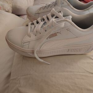 Puma tennis shoes worn one time